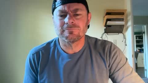 Snapshot of bcjonny chatting on 10-06-25, 05:10 BCJonny online show from 10-06-25, 05:10