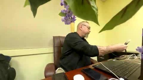 Snapshot of bdc007007 chatting on 12-19-25, 05:42 bdc007007 online show from 12-19-25, 05:42