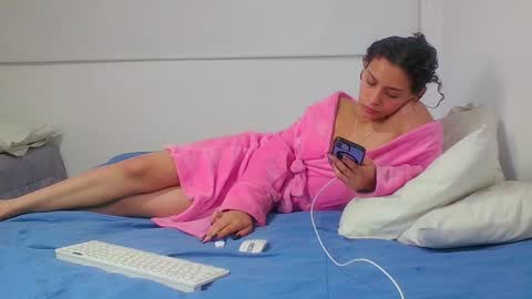 Snapshot of be_sinners chatting on 12-28-24, 01:18 Sara Juan online show from 12-28-24, 01:18