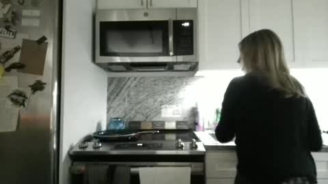 Snapshot of beach_bunny69 chatting on 01-06-26, 07:34 Emma online show from 01-06-26, 07:34