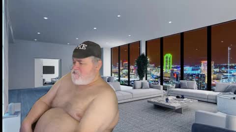 Snapshot of bear4muscle chatting on 02-08-25, 06:33 Dookie online show from 02-08-25, 06:33