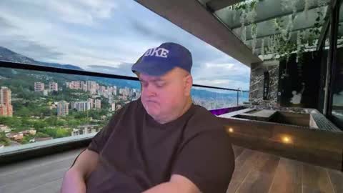 Snapshot of bear4muscle chatting on 01-06-26, 05:38 Dookie online show from 01-06-26, 05:38