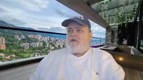 Snapshot of bear4muscle chatting on 02-08-26, 06:33 Dookie online show from 02-08-26, 06:33