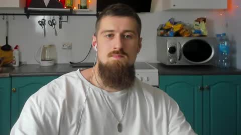 Snapshot of bearded_legend chatting on 12-04-24, 07:23 Zeus online show from 12-04-24, 07:23