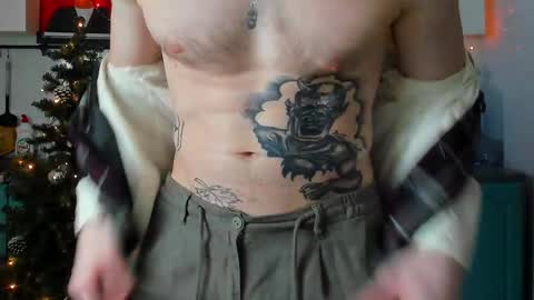 Snapshot of bearded_legend chatting on 12-22-24, 07:31 Zeus online show from 12-22-24, 07:31