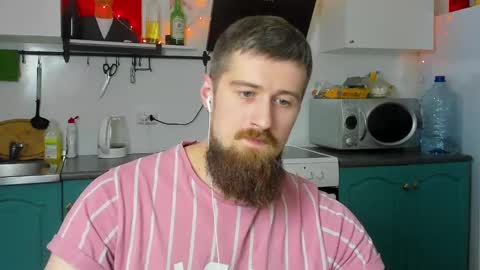 Snapshot of bearded_legend chatting on 01-10-25, 07:54 Zeus online show from 01-10-25, 07:54