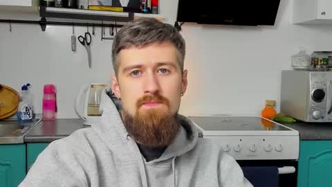 Snapshot of bearded_legend chatting on 11-30-25, 12:25 Zeus online show from 11-30-25, 12:25