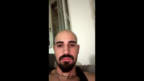 Snapshot of beardedbaldy_09 chatting on 09-27-25, 04:23 Ask me online show from 09-27-25, 04:23