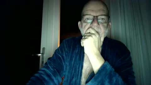 Beardman online show from 11-30-25, 06:17