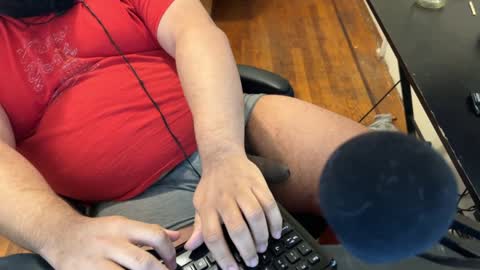 Snapshot of beardudeguy chatting on 01-10-25, 04:41 beardudeguy online show from 01-10-25, 04:41