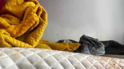 Snapshot of bearmoon820430 chatting on 12-16-25, 04:12 bearmoon820430 online show from 12-16-25, 04:12