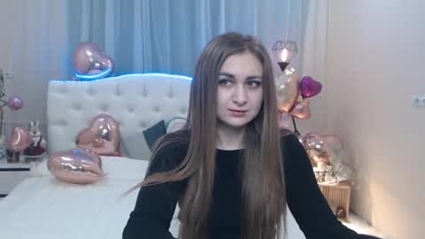 Snapshot of beataangel chatting on 02-13-25, 07:35 beataangel online show from 02-13-25, 07:35