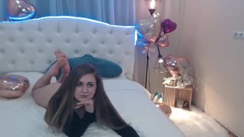 Snapshot of beataangel chatting on 02-19-25, 01:39 beataangel online show from 02-19-25, 01:39