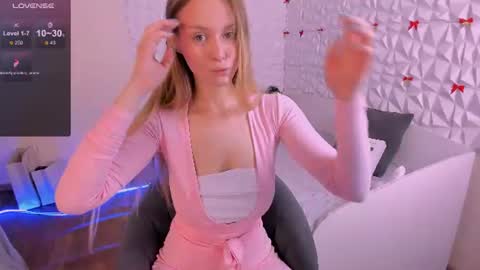Beatrice online show from 07-21-26, 10:12