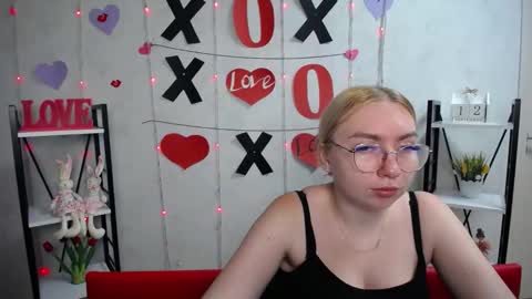 BeatriceFlyy online show from 09-12-25, 12:05