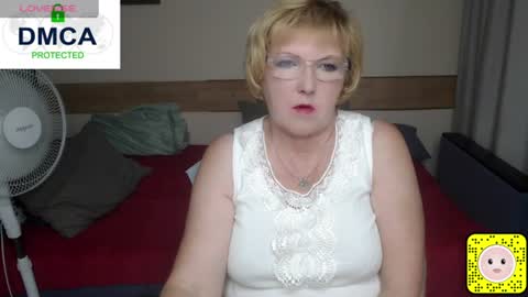 Snapshot of beautiful_lina7 chatting on 06-15-26, 05:15 your Lana online show from 06-15-26, 05:15