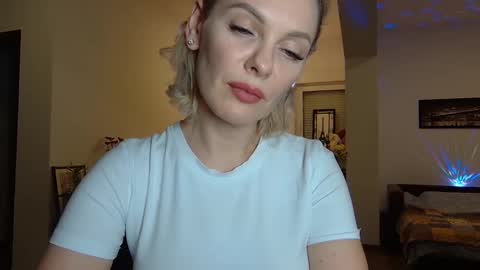 Snapshot of beautifulkollettee chatting on 01-23-25, 10:54 Beautifulkollette online show from 01-23-25, 10:54