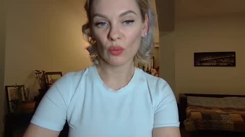 Snapshot of beautifulkollettee chatting on 01-24-25, 07:28 Beautifulkollette online show from 01-24-25, 07:28