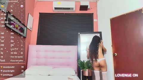 Snapshot of beautifulskinny18 chatting on 12-13-24, 08:15 Shalom online show from 12-13-24, 08:15