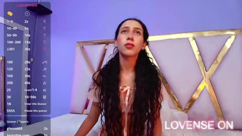 Snapshot of beautifulskinny18 chatting on 12-28-24, 02:01 Shalom online show from 12-28-24, 02:01