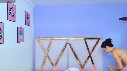 Snapshot of beautifulskinny18 chatting on 01-13-25, 07:53 Shalom online show from 01-13-25, 07:53