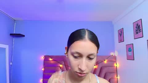 Snapshot of beautifulskinny18 chatting on 02-07-25, 07:49 Shalom online show from 02-07-25, 07:49