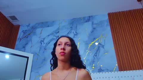 Snapshot of beautifulskinny18 chatting on 03-02-25, 07:56 Shalom online show from 03-02-25, 07:56