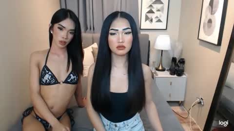 Snapshot of beauty__pearl chatting on 04-28-26, 09:36 PEARL X NIKKI online show from 04-28-26, 09:36