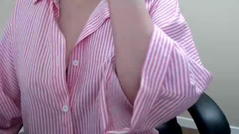 Snapshot of beauty_annyta chatting on 04-27-26, 06:44 beauty_annyta online show from 04-27-26, 06:44