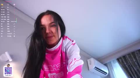 Snapshot of beauty_fuel chatting on 09-20-25, 06:14 Polly  online show from 09-20-25, 06:14