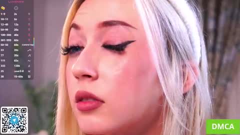 Snapshot of beauty_fuel chatting on 10-23-25, 04:39 Polly  online show from 10-23-25, 04:39