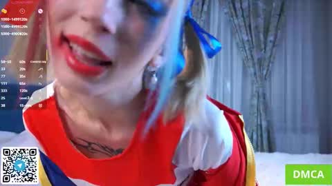 Snapshot of beauty_fuel chatting on 10-28-25, 04:42 Polly  online show from 10-28-25, 04:42