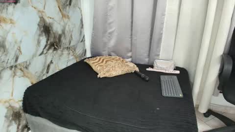 lana online show from 12-18-25, 03:23