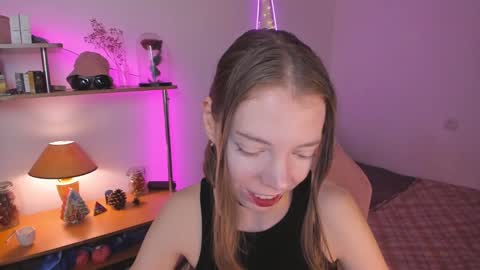 Snapshot of beautyeliise chatting on 12-16-24, 07:58 Eliise online show from 12-16-24, 07:58