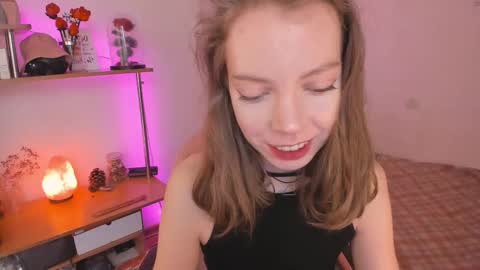 Snapshot of beautyeliise chatting on 03-11-25, 09:13 Eliise online show from 03-11-25, 09:13