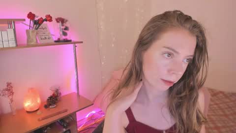 Snapshot of beautyeliise chatting on 09-23-25, 09:01 Eliise online show from 09-23-25, 09:01