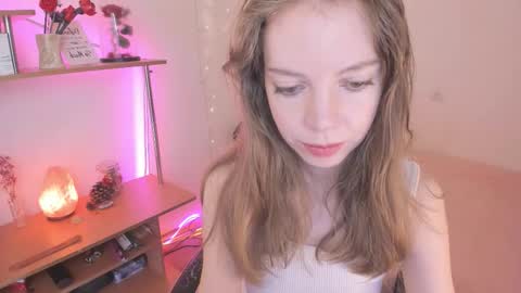 Snapshot of beautyeliise chatting on 09-29-25, 09:03 Eliise online show from 09-29-25, 09:03