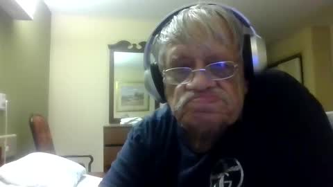 Snapshot of beautytomyeyes chatting on 10-07-25, 12:19 beautytomyeyes online show from 10-07-25, 12:19