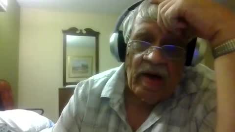 Snapshot of beautytomyeyes chatting on 10-09-25, 12:52 beautytomyeyes online show from 10-09-25, 12:52