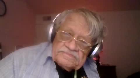 Snapshot of beautytomyeyes chatting on 11-01-25, 02:13 beautytomyeyes online show from 11-01-25, 02:13