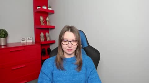 Zoe online show from 10-31-25, 06:47