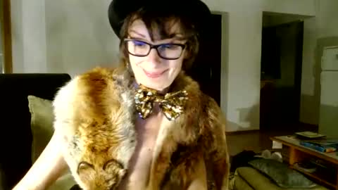 Snapshot of bebacksooon chatting on 12-18-24, 10:24 Raluca online show from 12-18-24, 10:24