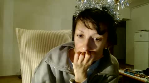 Snapshot of bebacksooon chatting on 12-23-24, 08:14 Raluca online show from 12-23-24, 08:14