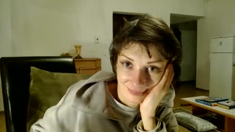 Snapshot of bebacksooon chatting on 12-24-24, 11:33 Raluca online show from 12-24-24, 11:33