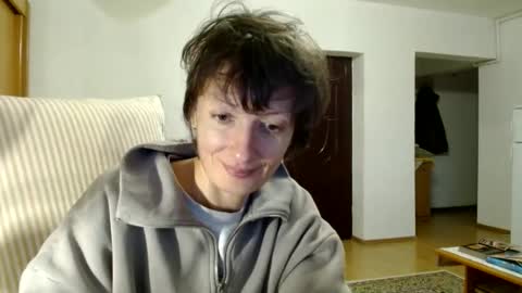 Snapshot of bebacksooon chatting on 01-06-25, 03:19 Raluca online show from 01-06-25, 03:19