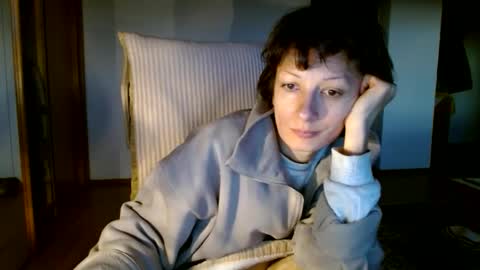 Snapshot of bebacksooon chatting on 01-12-25, 03:14 Raluca online show from 01-12-25, 03:14