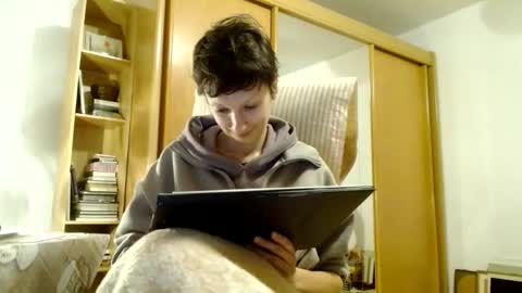 Snapshot of bebacksooon chatting on 02-23-25, 05:07 Raluca online show from 02-23-25, 05:07