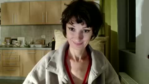 Snapshot of bebacksooon chatting on 10-08-25, 04:37 Raluca online show from 10-08-25, 04:37