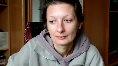 Snapshot of bebacksooon chatting on 11-10-25, 08:46 Raluca online show from 11-10-25, 08:46