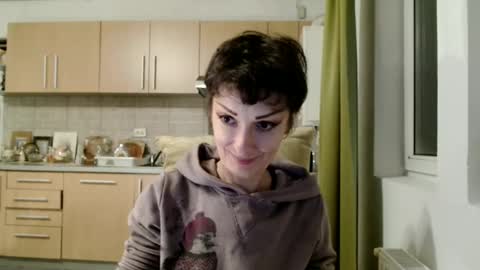 Snapshot of bebacksooon chatting on 11-18-25, 03:27 Raluca online show from 11-18-25, 03:27